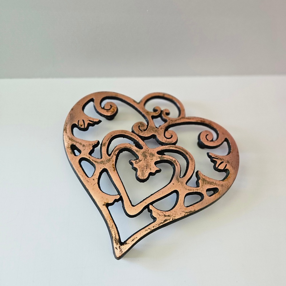 Pampered Chef Round-Up From the Heart Trivet Cast Iron 2006